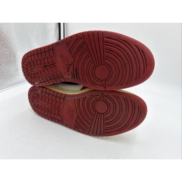 Size 10.5 - Jordan 1 Retro High Chicago 1994 - Picture 5 of 8